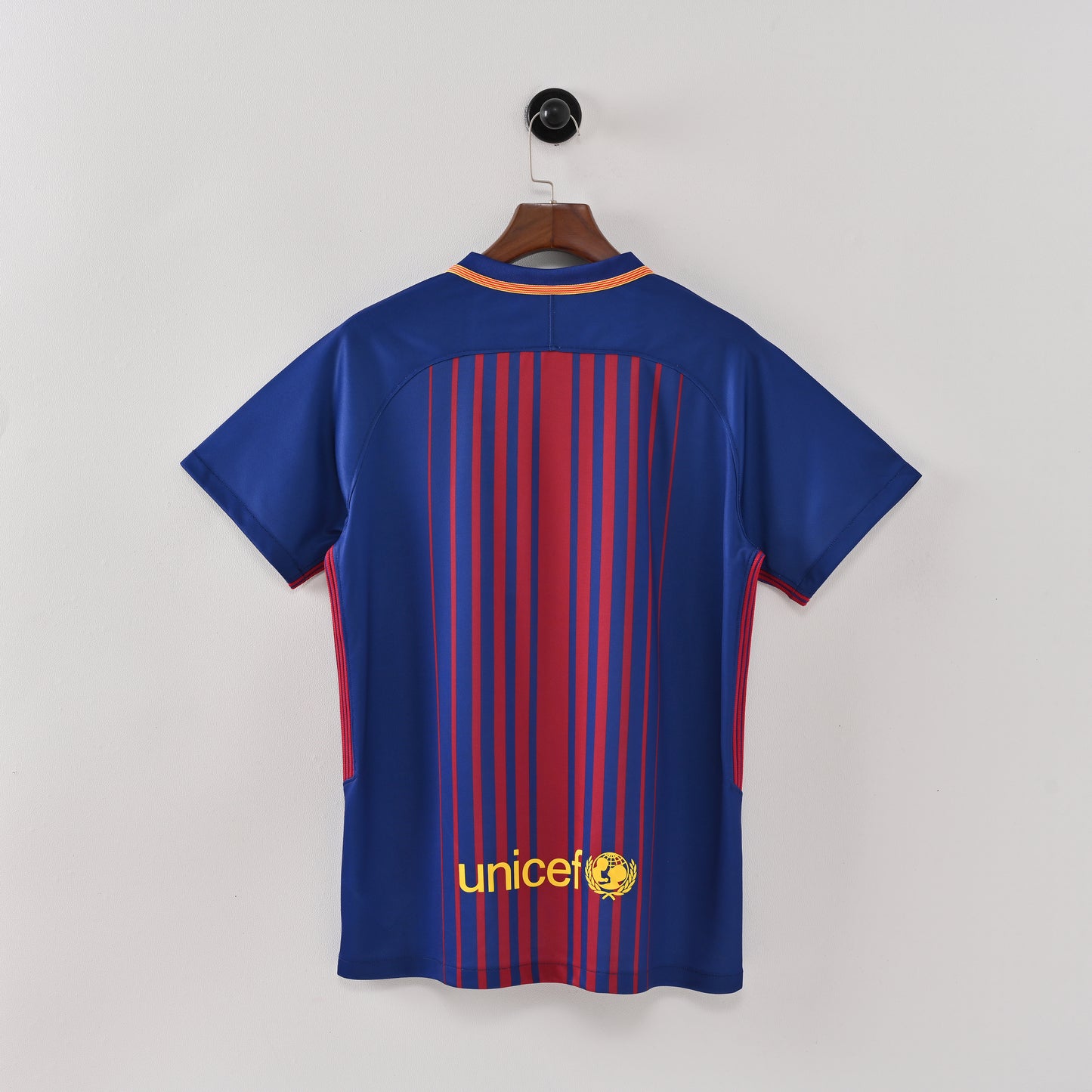Barcelona home 17-18