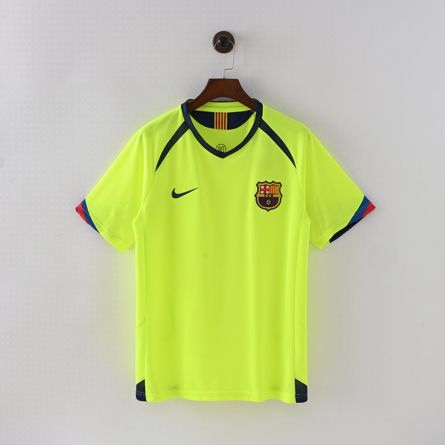 RETRO BARCELONA AWAY SHIRT 05/06