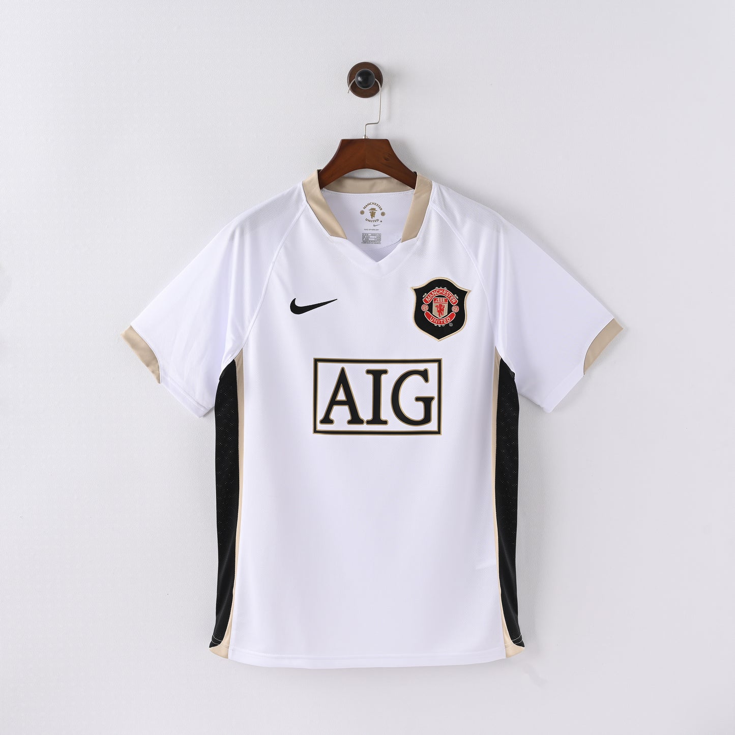 RETRO MANCHESTER UNITED AWAY 06/07