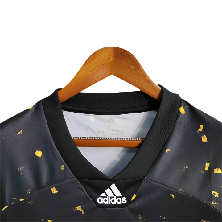 Real Madrid "Victory Sparks" Premium Kit