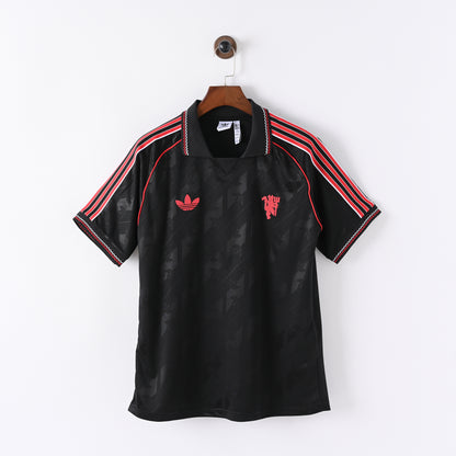 RETRO MANCHESTER UNITED SHIRT