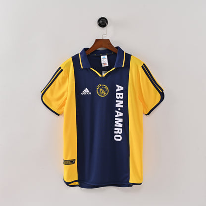 Ajax away 00-01