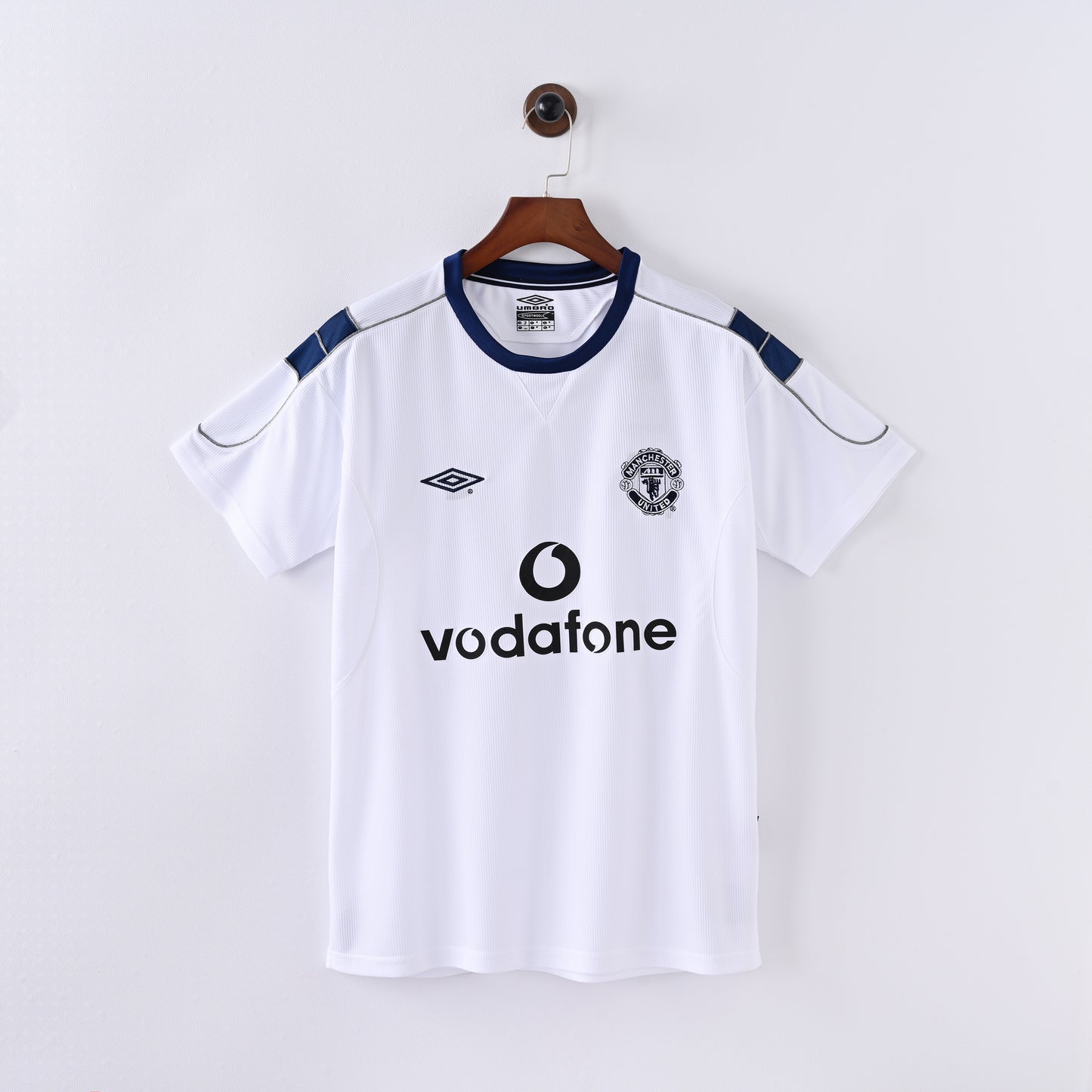 RETRO MANCHESTER UNITED AWAY SHIRT 99/00