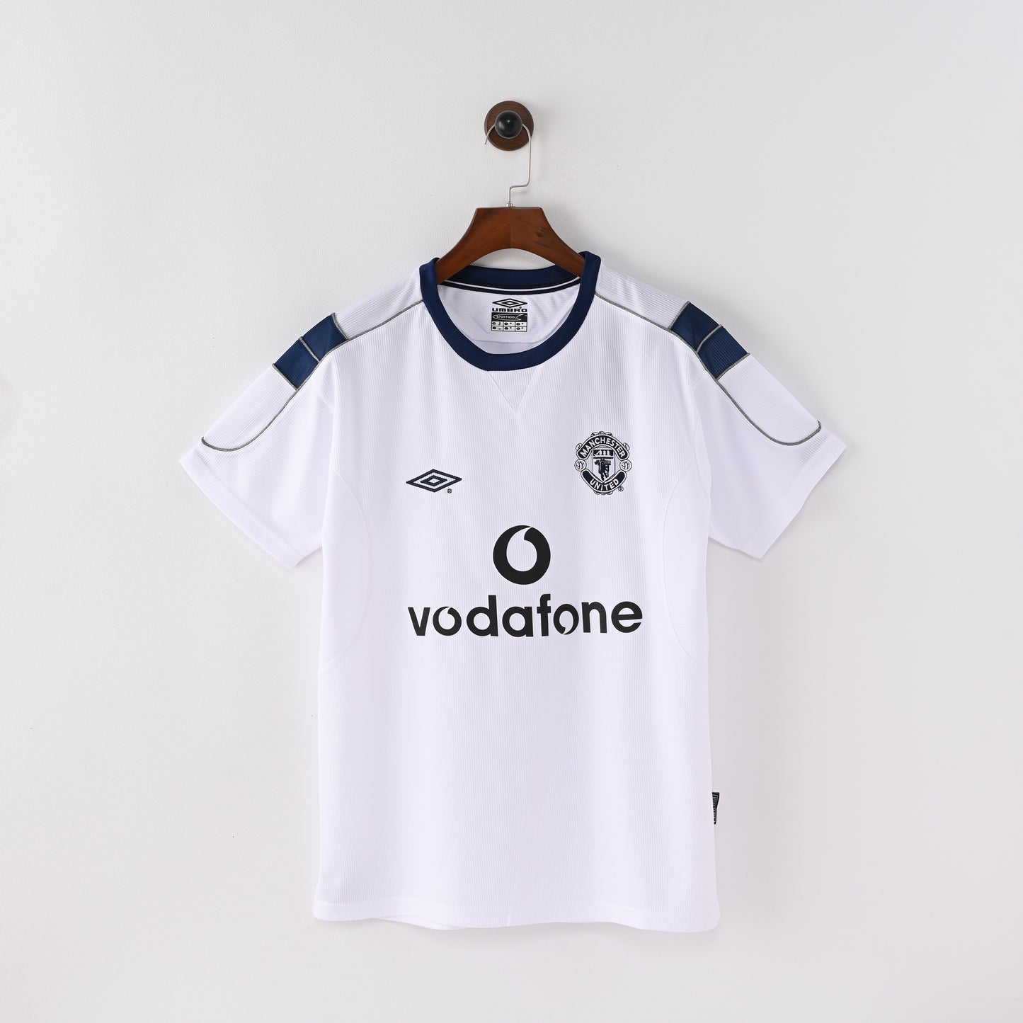 RETRO MANCHESTER UNITED SHIRT 1999/2000