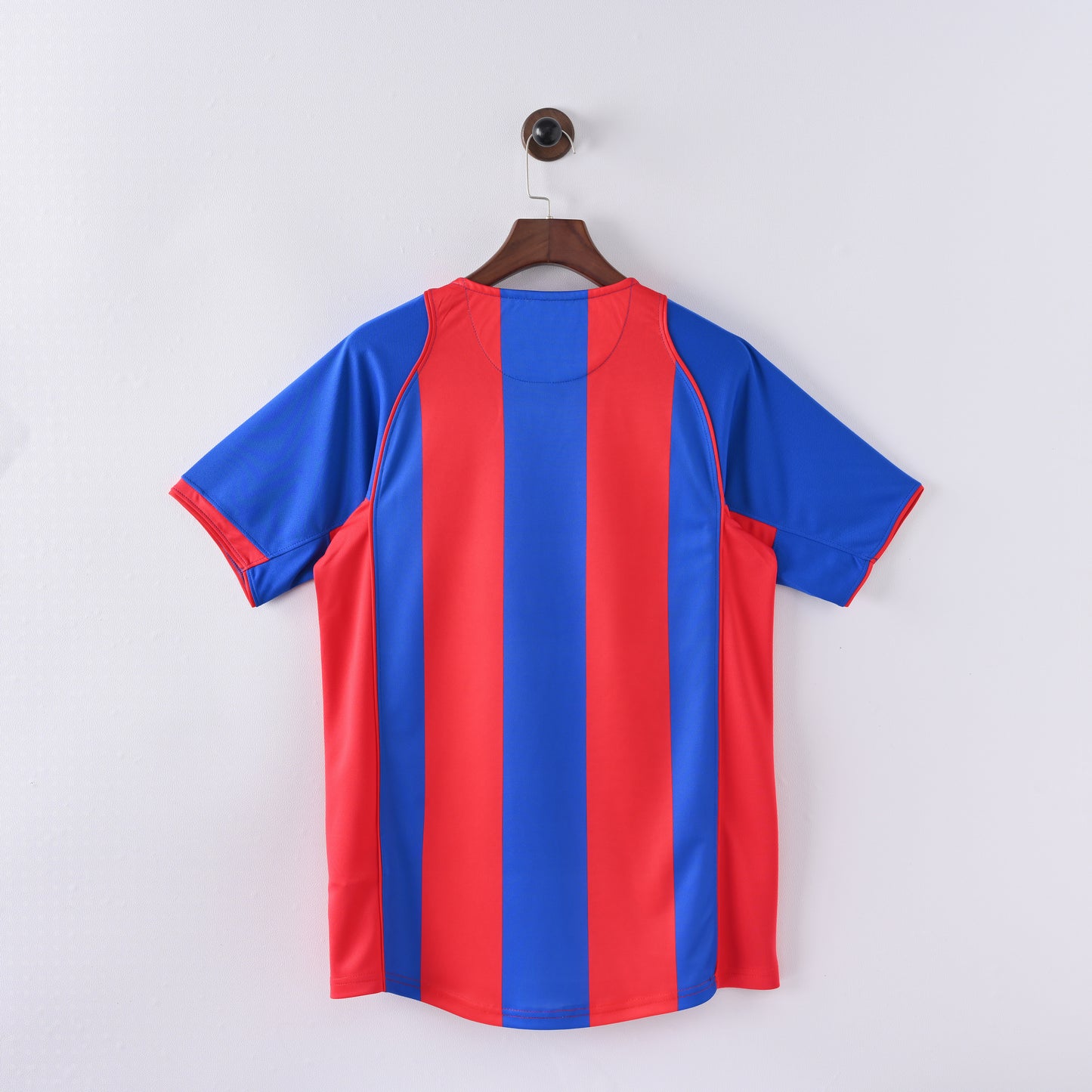 Barcelona Home 04/05