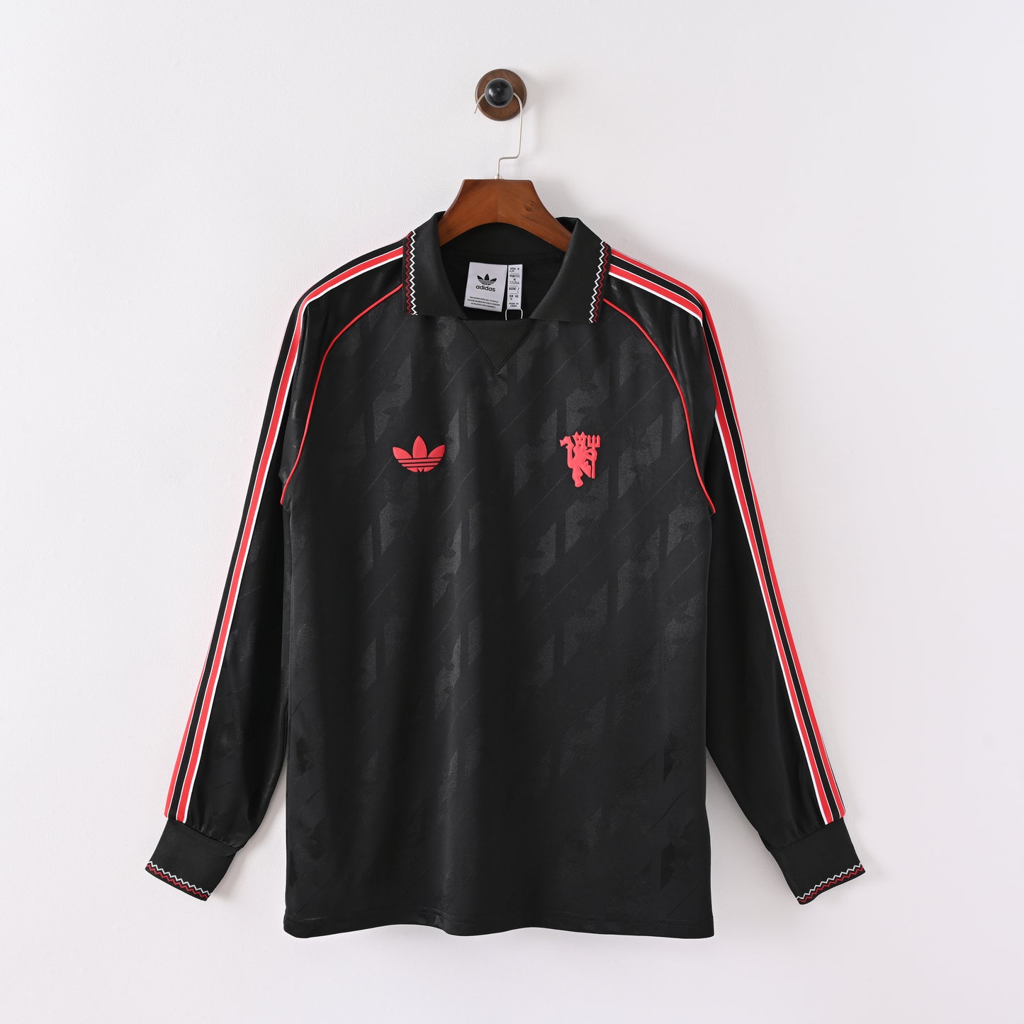 Manchester United Retro Black 24/25