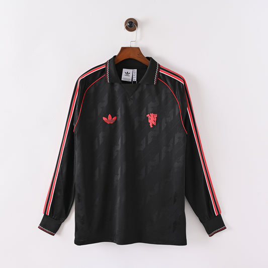 Manchester United Retro Black 24/25