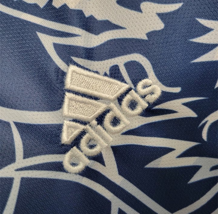 Real Madrid "Dragón Azul" Premium Kit